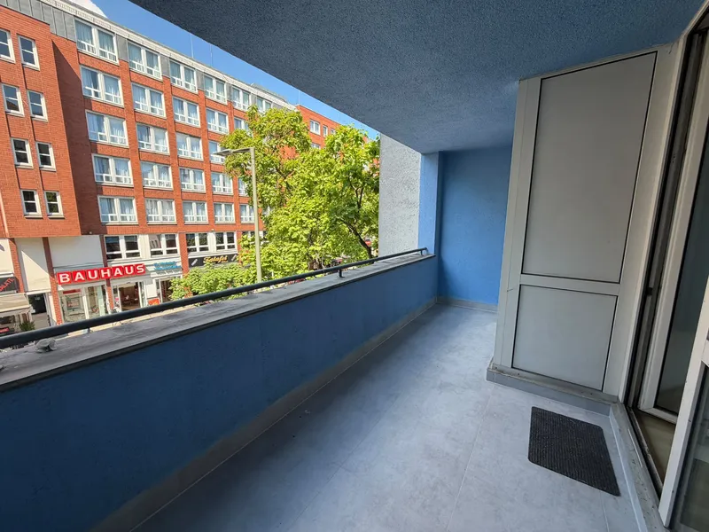 Charlottenburg*3 Zimmer auf der Wilmersdorfer Straße*mit Balkon — photo 1